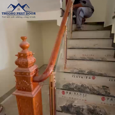 Cầu thang kính cường lực 10mm