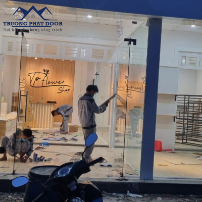 Cửa kính cường lực  01