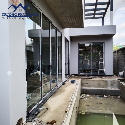 Vách ngăn kính cường lực