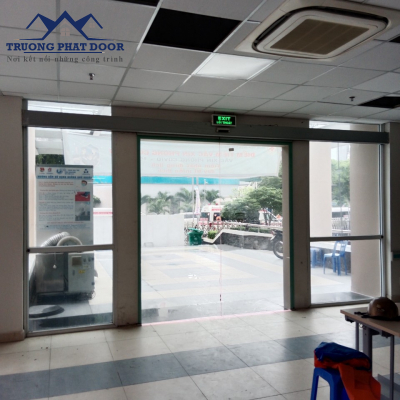 Cửa tự động đóng mở đồng xoài