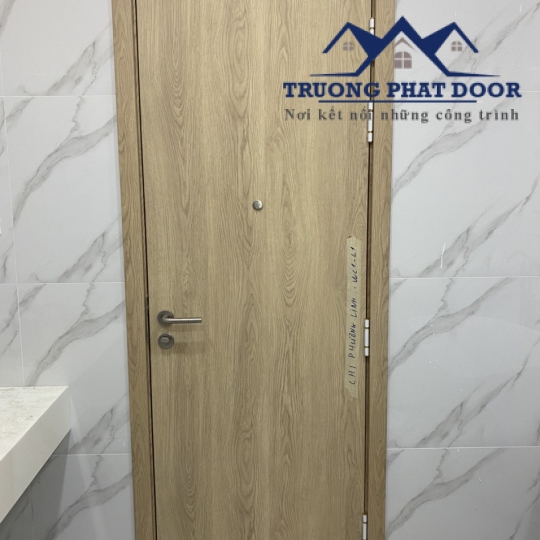 Cửa nhựa composit bình long