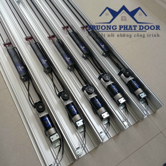 Cửa kính đóng mở tự động đồng xoài