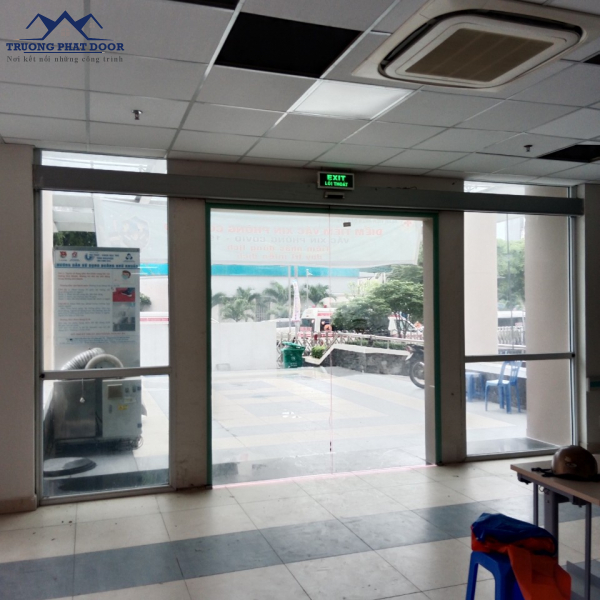 Cửa tự động đóng mở đồng xoài